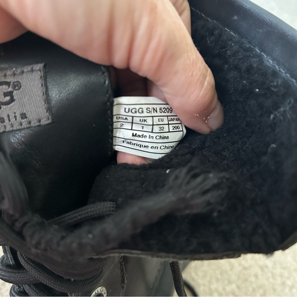 Ugg Butte Toddler Size 2 Snow Boots Waterproof Boys Girls - Picture 6 of 9